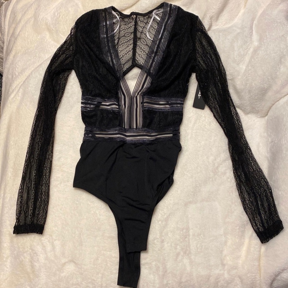 Lulus lace long sleeve bodysuit